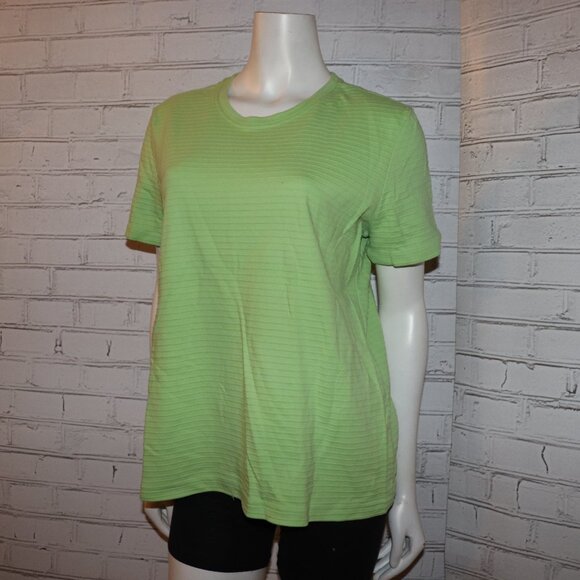 💚🌿🖤 Basic Editions Tee · Soft Green · Size L - Picture 4 of 5